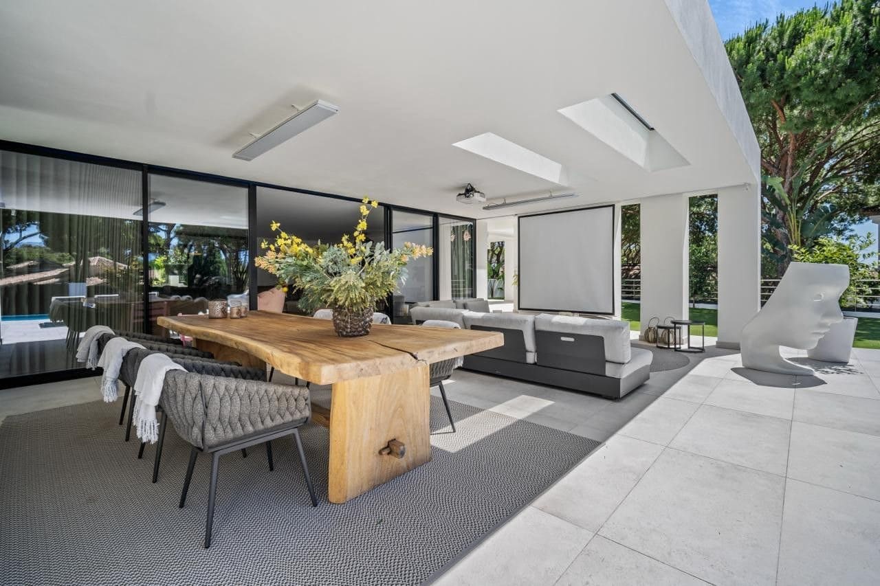 6 Zimmer Villa zu verkaufen in Las Chapas mit Pool Garage - 5.900.000 € (Ref: 9944382)