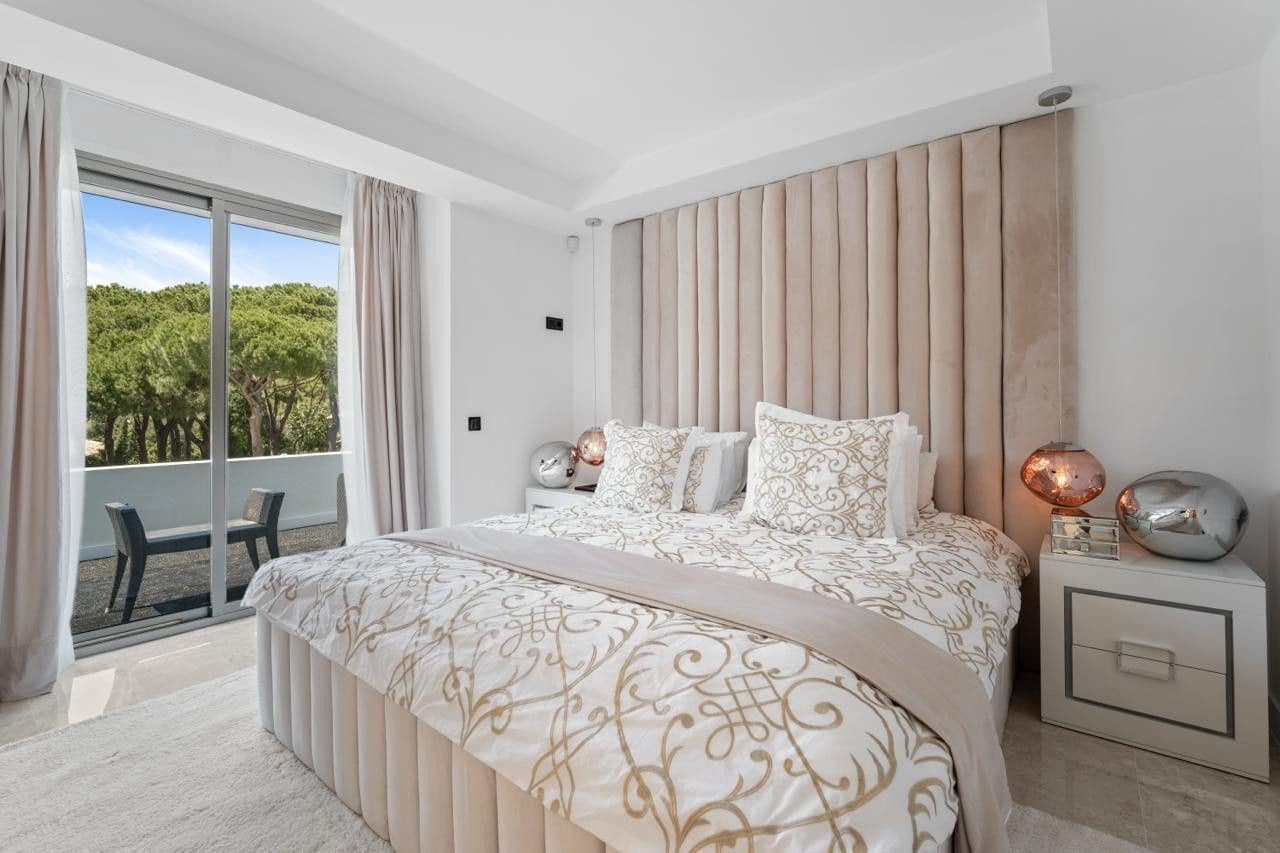 6 Zimmer Villa zu verkaufen in Las Chapas mit Pool Garage - 5.900.000 € (Ref: 9944382)
