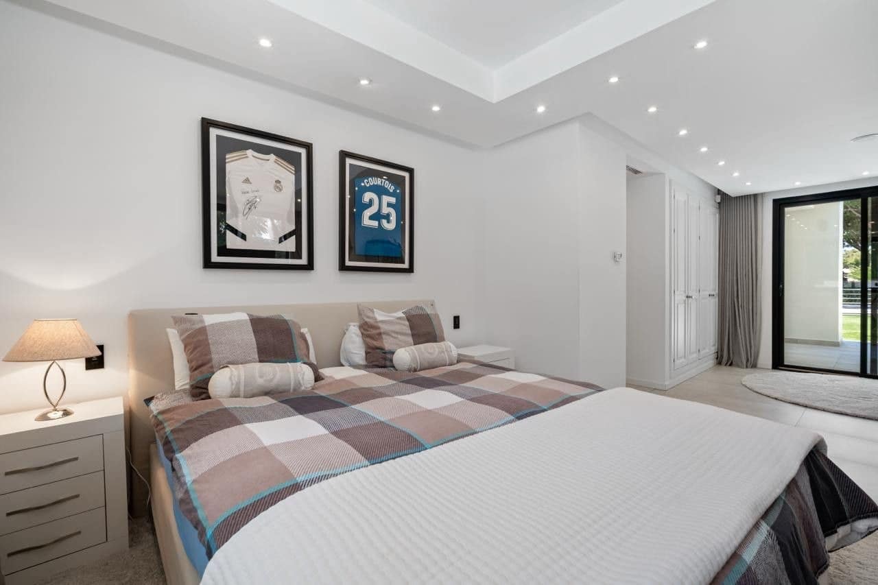 6 Zimmer Villa zu verkaufen in Las Chapas mit Pool Garage - 5.900.000 € (Ref: 9944382)