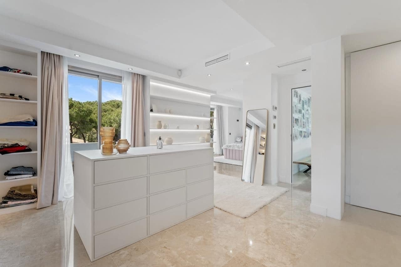 6 Zimmer Villa zu verkaufen in Las Chapas mit Pool Garage - 5.900.000 € (Ref: 9944382)