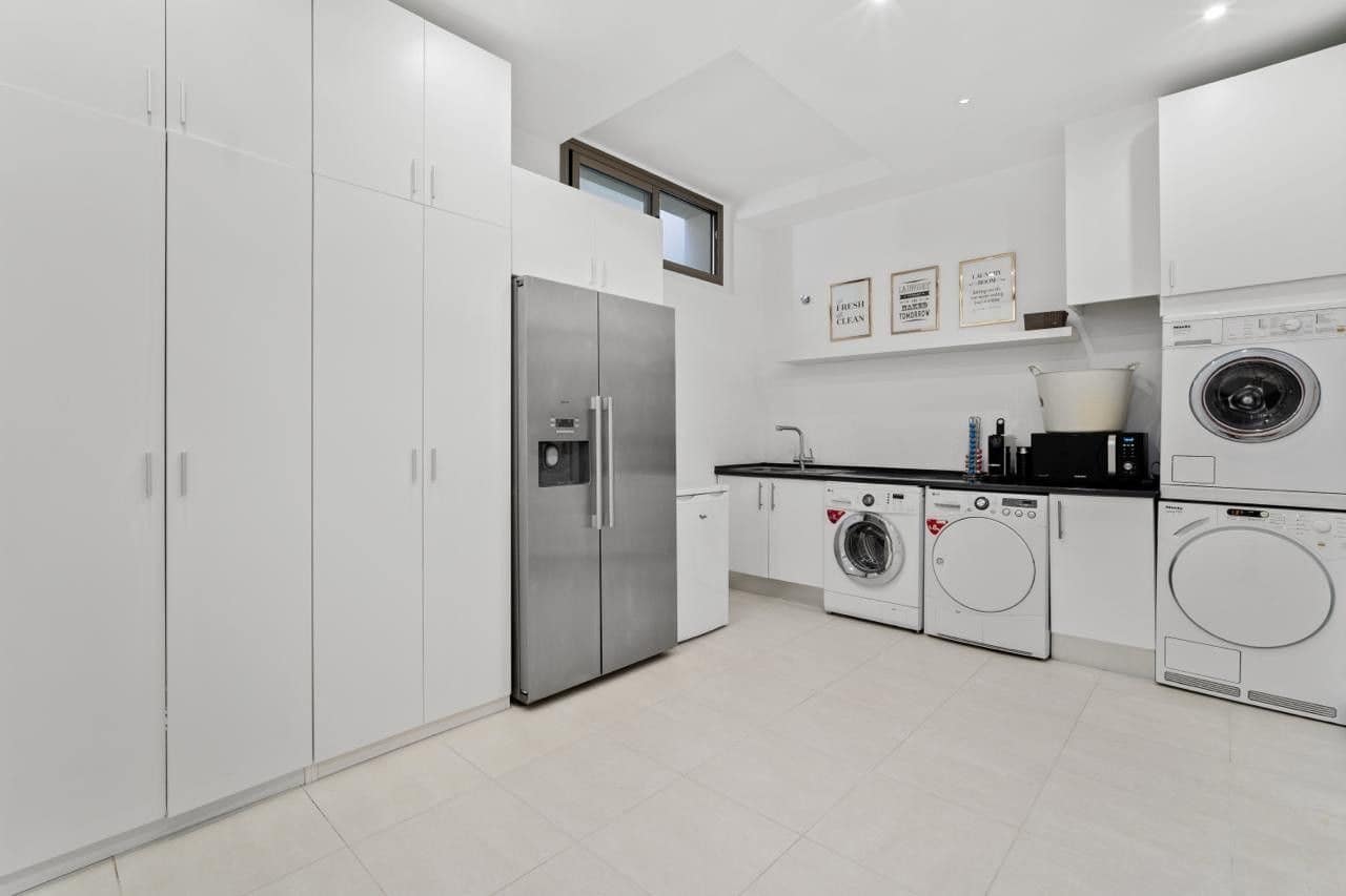 6 Zimmer Villa zu verkaufen in Las Chapas mit Pool Garage - 5.900.000 € (Ref: 9944382)