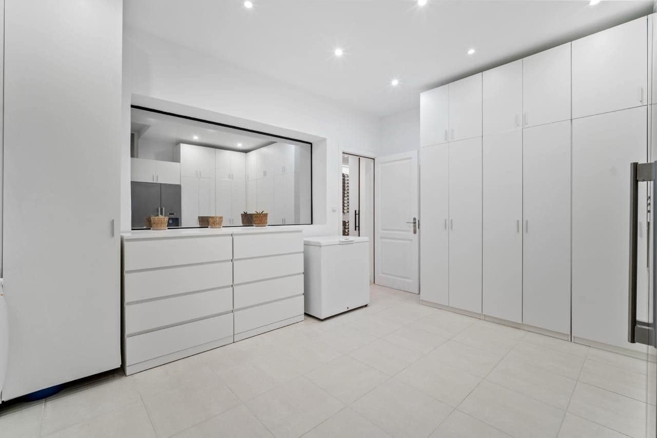 6 Zimmer Villa zu verkaufen in Las Chapas mit Pool Garage - 5.900.000 € (Ref: 9944382)