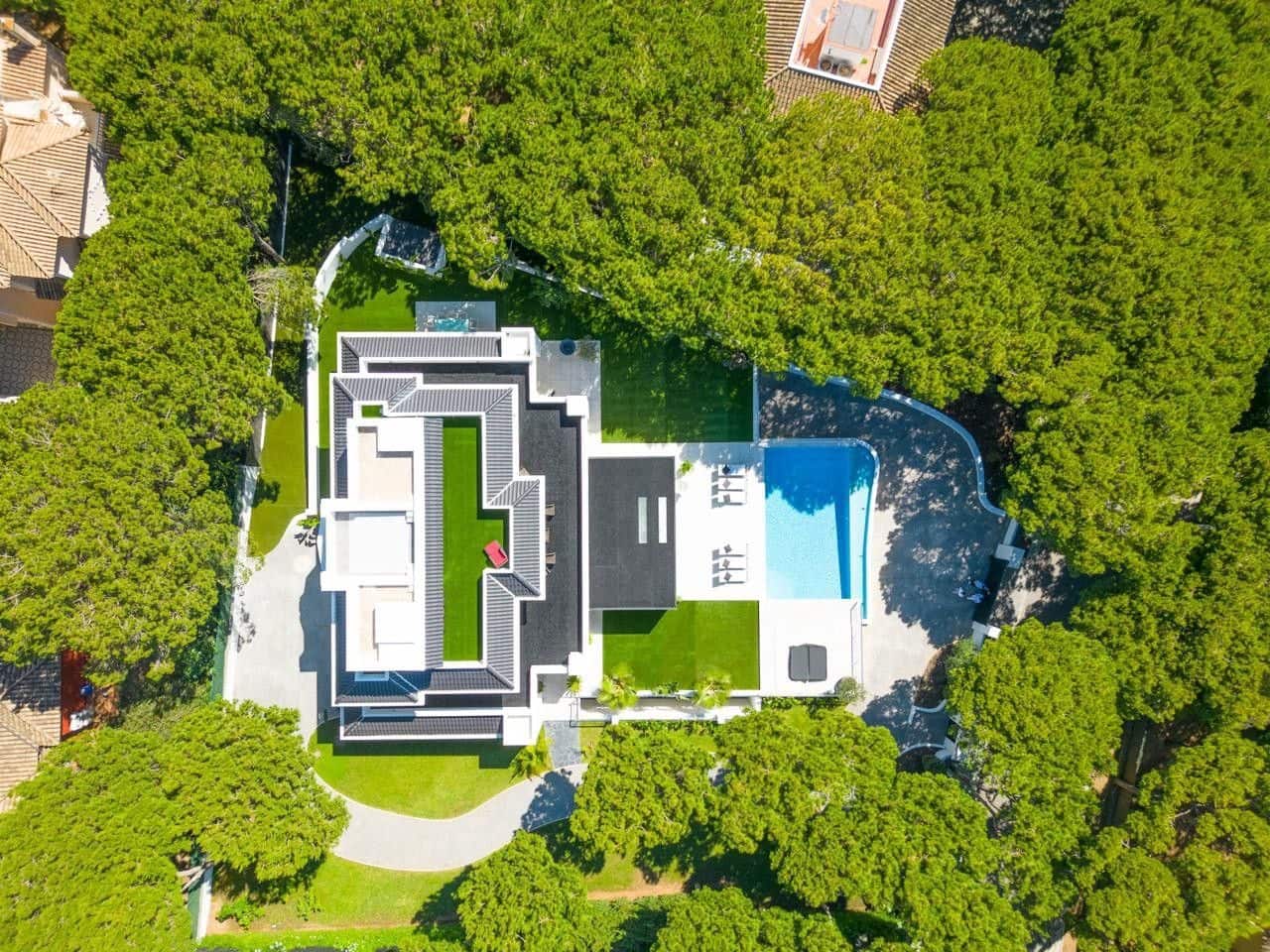 6 Zimmer Villa zu verkaufen in Las Chapas mit Pool Garage - 5.900.000 € (Ref: 9944382)