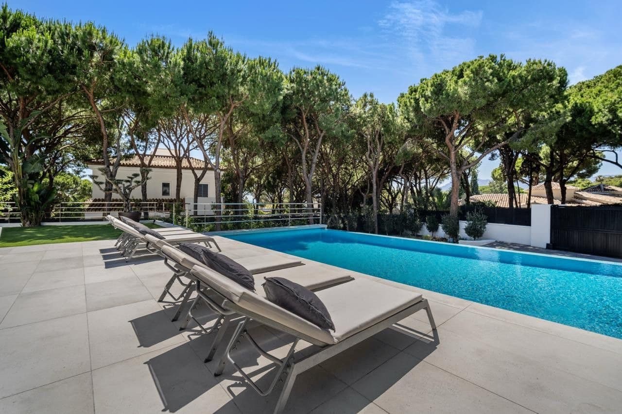 6 Zimmer Villa zu verkaufen in Las Chapas mit Pool Garage - 5.900.000 € (Ref: 9944382)