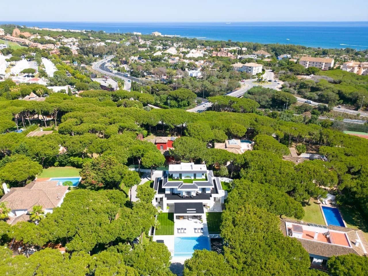 6 Zimmer Villa zu verkaufen in Las Chapas mit Pool Garage - 5.900.000 € (Ref: 9944382)