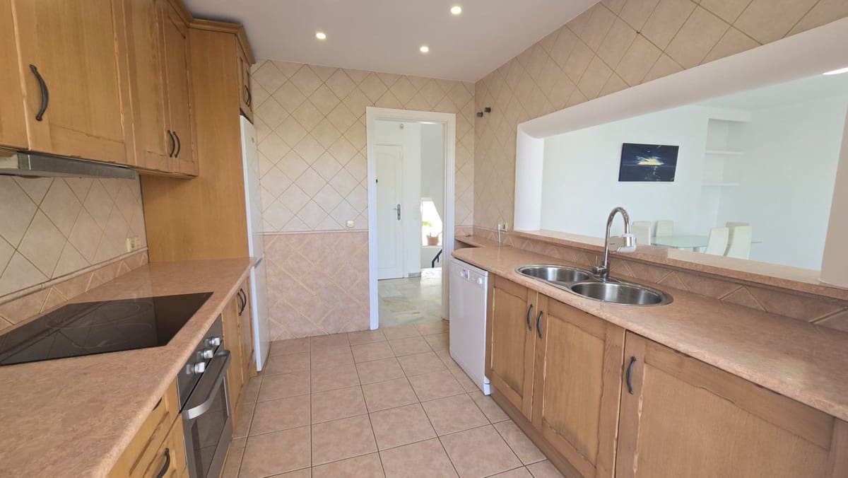 3 soverom Hus til salgs i Mijas Costa med svømmebasseng garasje - € 550 000 (Ref: 9944552)