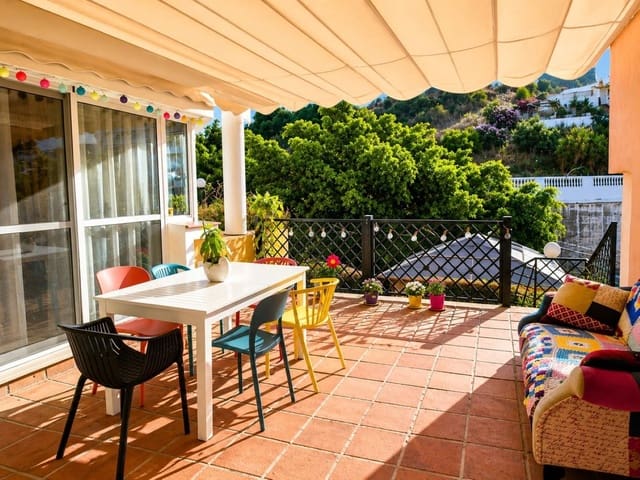 3 soveværelse Byhus til salg i Torremar, Málaga by med swimmingpool garage - € 629.995 (Ref: 9944582)
