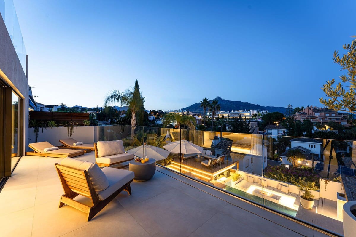 5 camera da letto Villa in vendita in Nueva Andalucia con piscina garage - 2.995.000 € (Rif: 9945966)