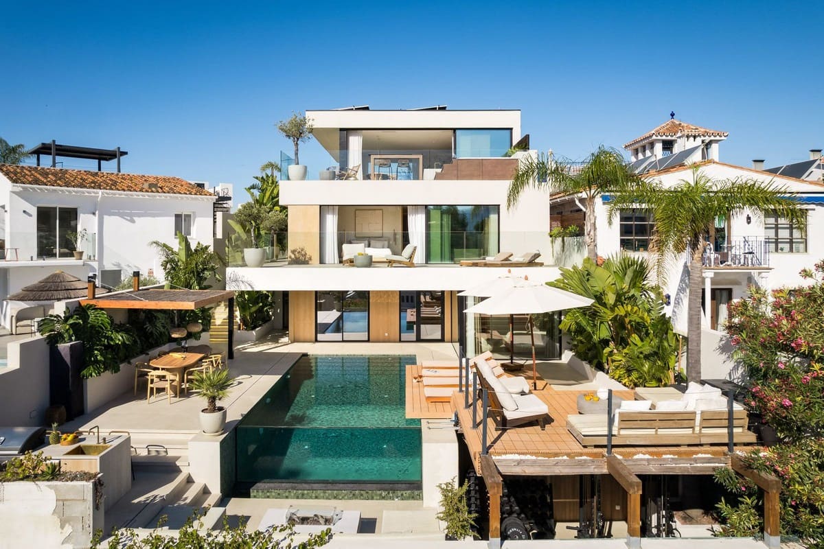 5 camera da letto Villa in vendita in Nueva Andalucia con piscina garage - 2.995.000 € (Rif: 9945966)