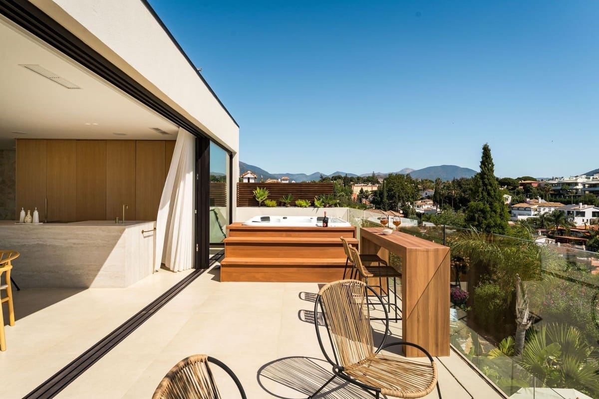 5 camera da letto Villa in vendita in Nueva Andalucia con piscina garage - 2.995.000 € (Rif: 9945966)