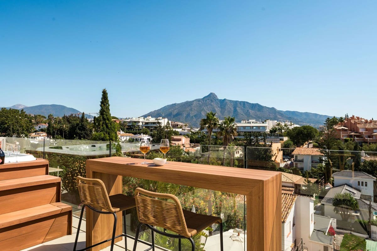 5 camera da letto Villa in vendita in Nueva Andalucia con piscina garage - 2.995.000 € (Rif: 9945966)