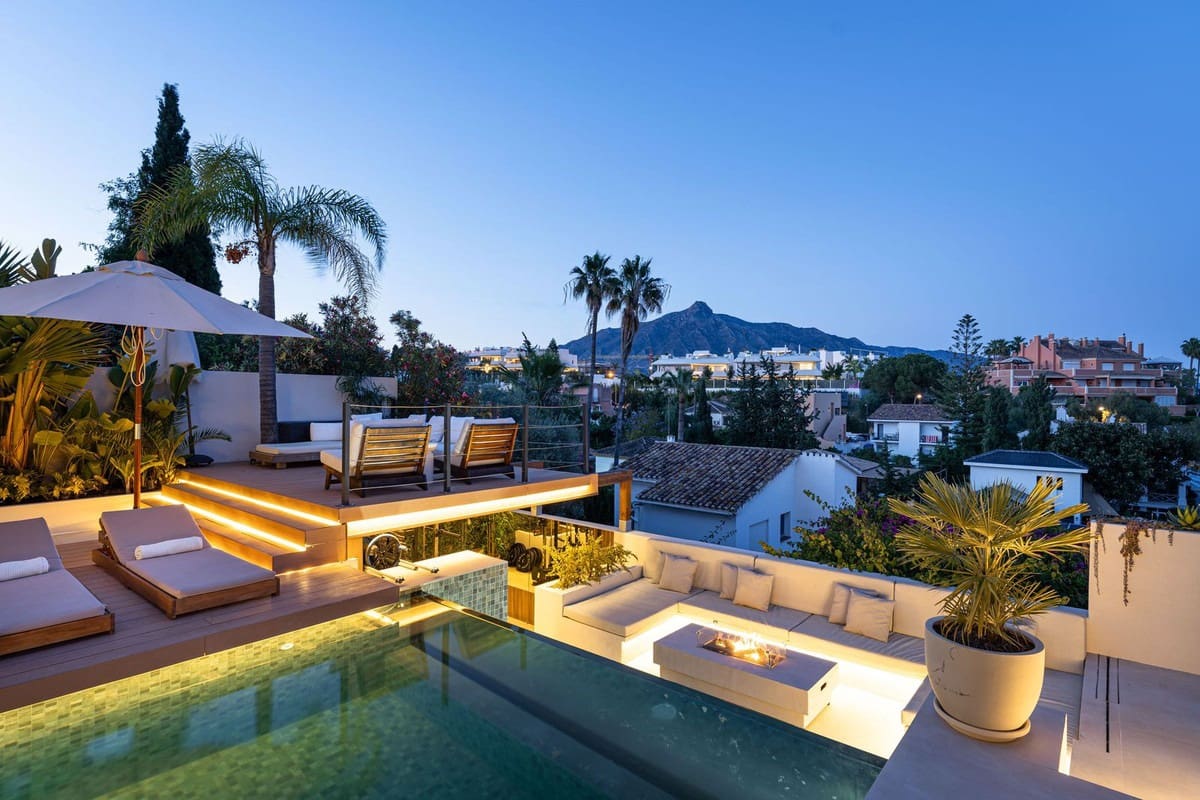 5 camera da letto Villa in vendita in Nueva Andalucia con piscina garage - 2.995.000 € (Rif: 9945966)