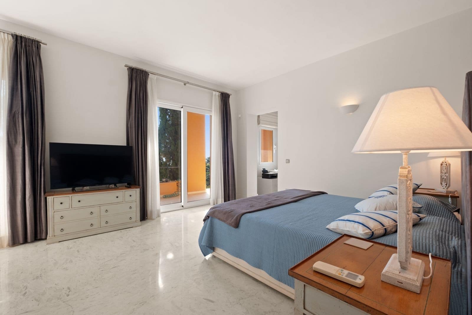5 Zimmer Villa zu verkaufen in La Mairena mit Pool Garage - 2.800.000 € (Ref: 9945975)
