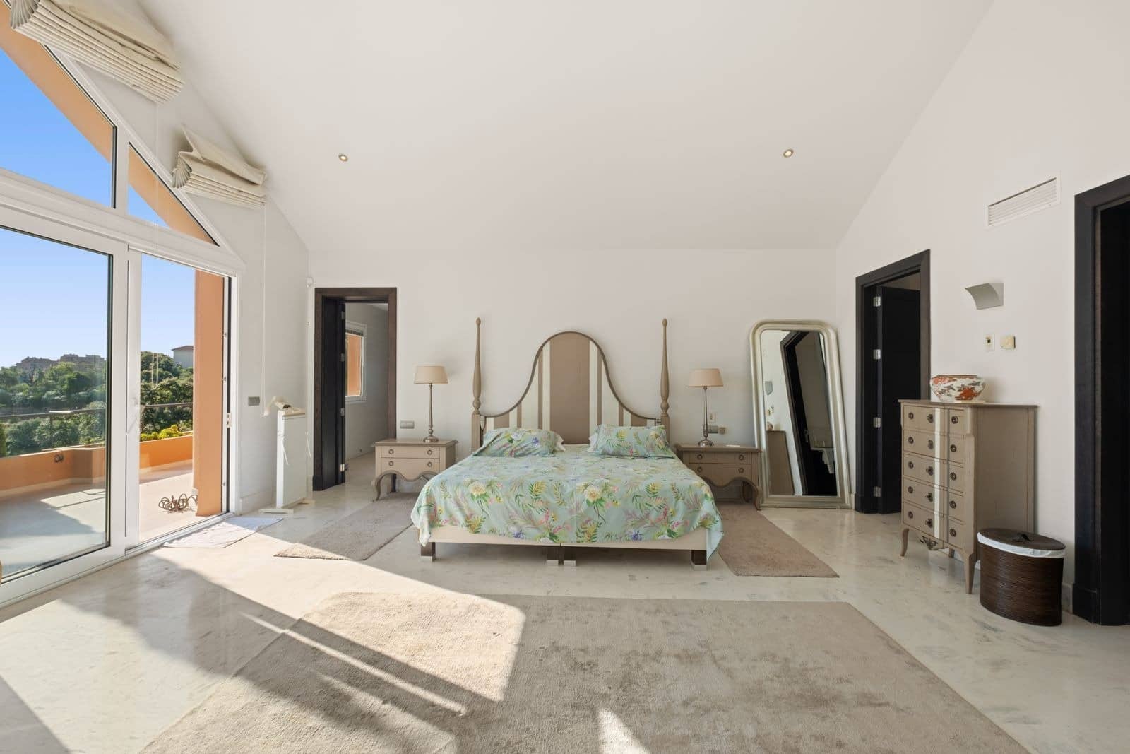 5 Zimmer Villa zu verkaufen in La Mairena mit Pool Garage - 2.800.000 € (Ref: 9945975)