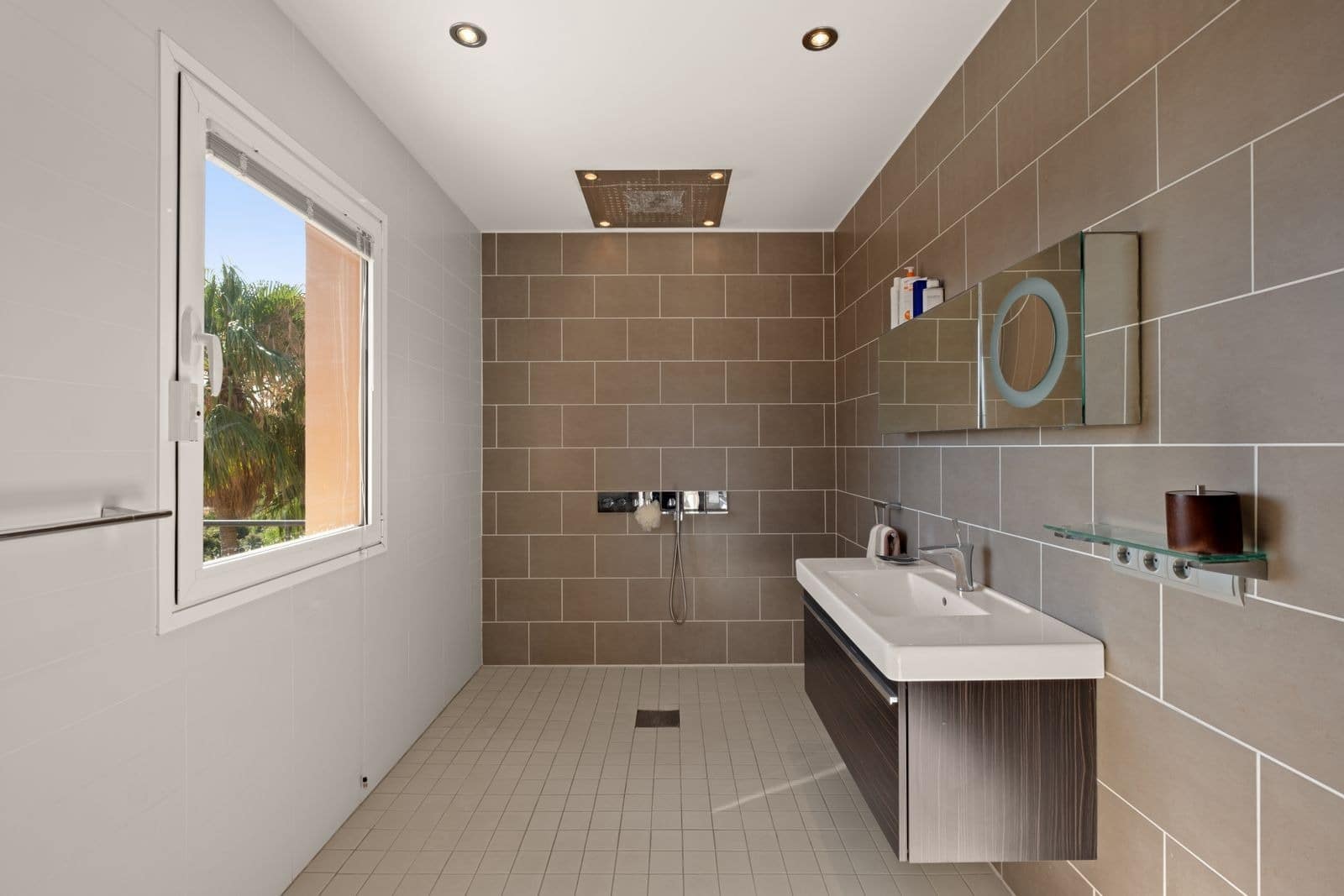 5 Zimmer Villa zu verkaufen in La Mairena mit Pool Garage - 2.800.000 € (Ref: 9945975)
