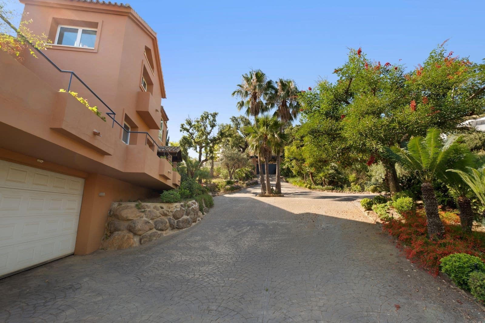 5 Zimmer Villa zu verkaufen in La Mairena mit Pool Garage - 2.800.000 € (Ref: 9945975)