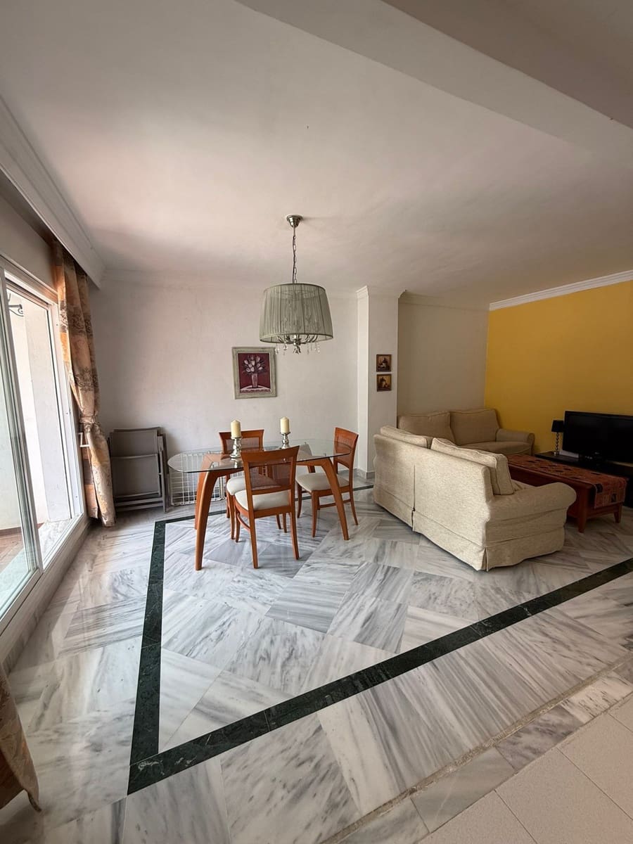 2 soveværelse Lejlighed til salg i Nueva Andalucia med swimmingpool garage - € 370.000 (Ref: 9946022)