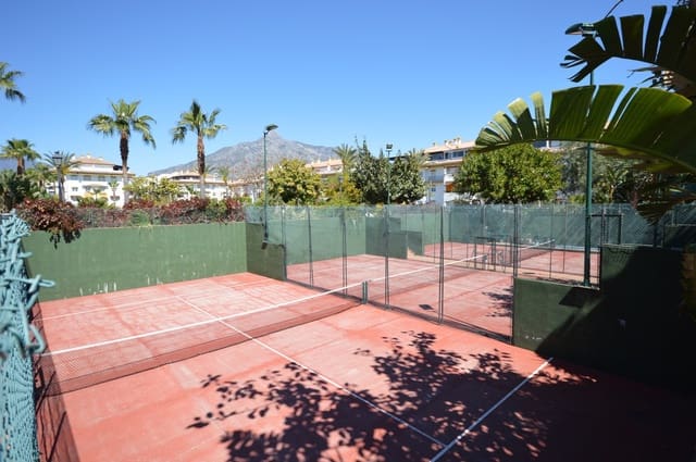 2 sypialnia Apartament na sprzedaż w Nueva Andalucia, Marbella z basenem garażem - 370 000 € (Ref: 9946022)