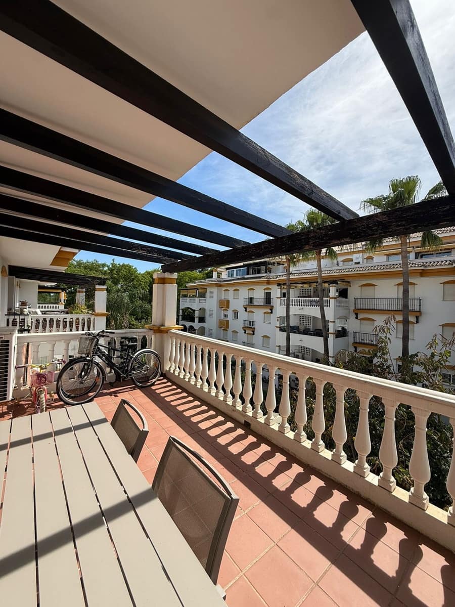 2 soveværelse Lejlighed til salg i Nueva Andalucia med swimmingpool garage - € 370.000 (Ref: 9946022)