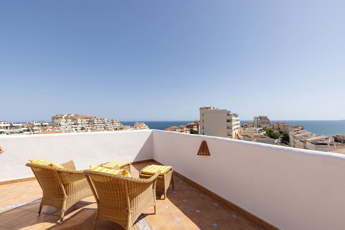 3 soverom Penthouse til salgs i Torrequebrada med svømmebasseng garasje - € 659 000 (Ref: 9948304)