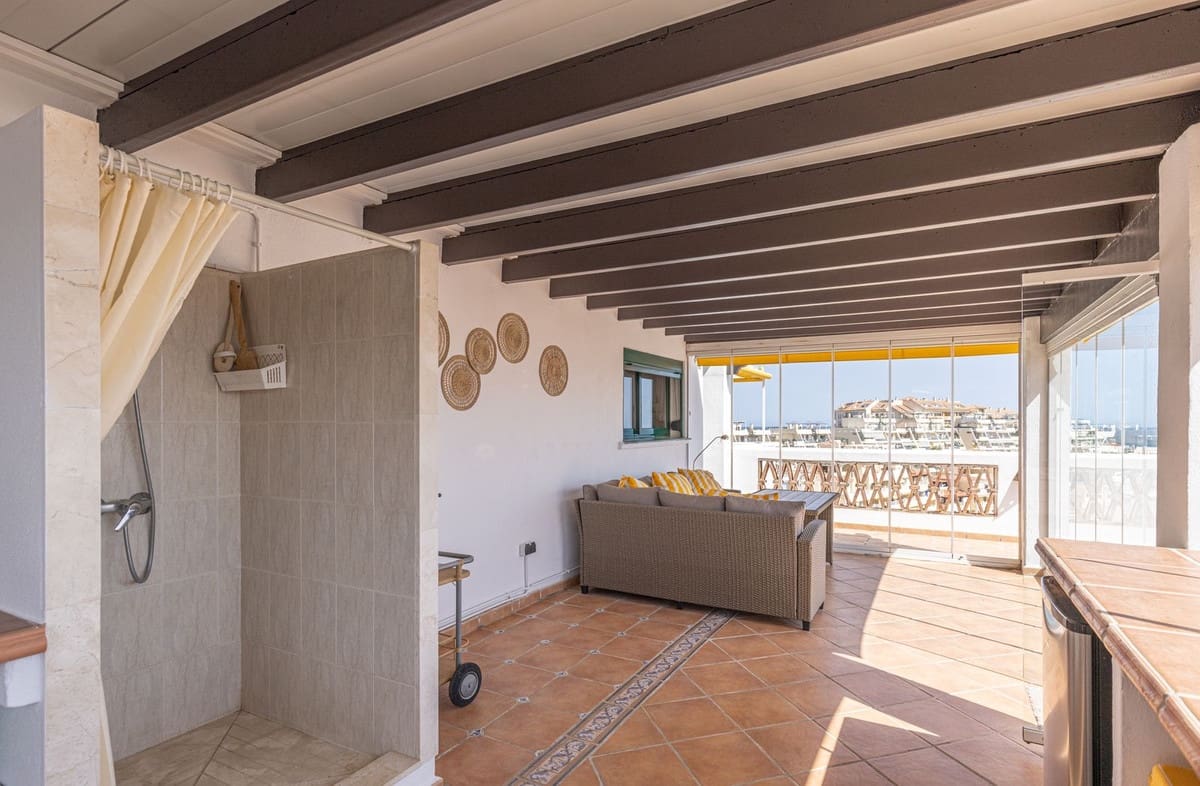 3 soverom Penthouse til salgs i Torrequebrada med svømmebasseng garasje - € 659 000 (Ref: 9948304)
