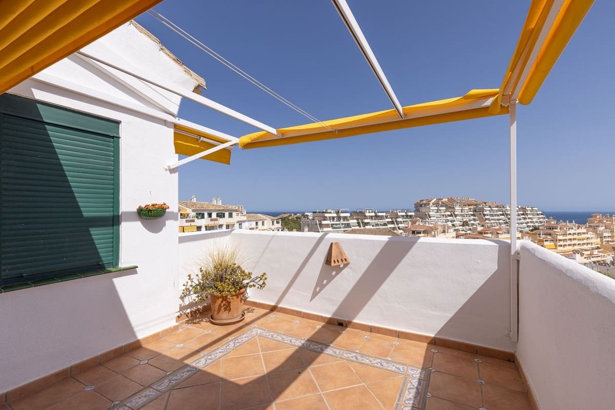 3 soverom Penthouse til salgs i Torrequebrada med svømmebasseng garasje - € 659 000 (Ref: 9948304)