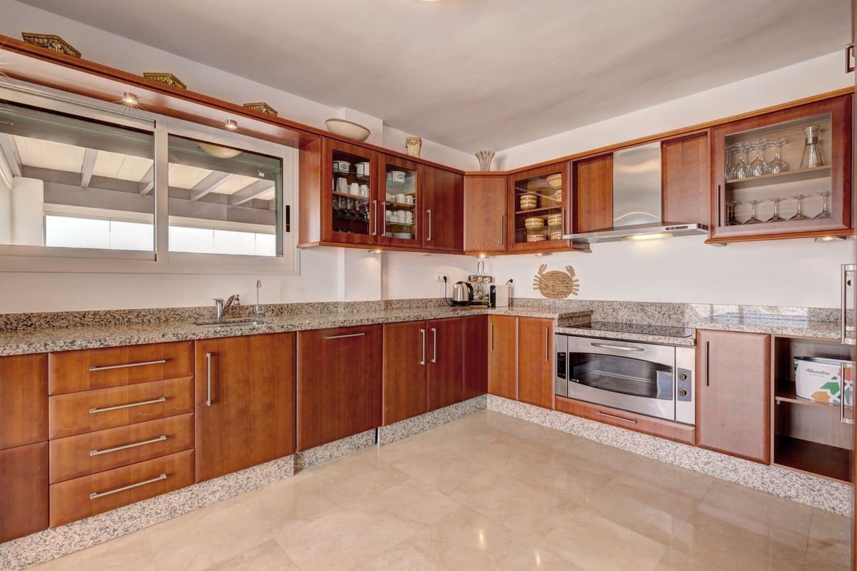 3 soverom Penthouse til salgs i Torrequebrada med svømmebasseng garasje - € 659 000 (Ref: 9948304)