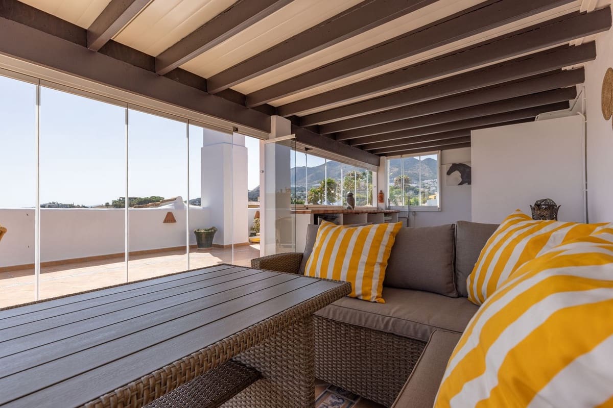 3 soverom Penthouse til salgs i Torrequebrada med svømmebasseng garasje - € 659 000 (Ref: 9948304)