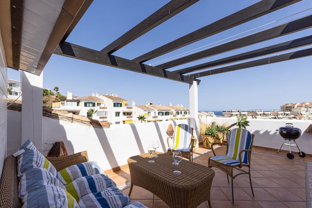 3 soverom Penthouse til salgs i Torrequebrada med svømmebasseng garasje - € 659 000 (Ref: 9948304)