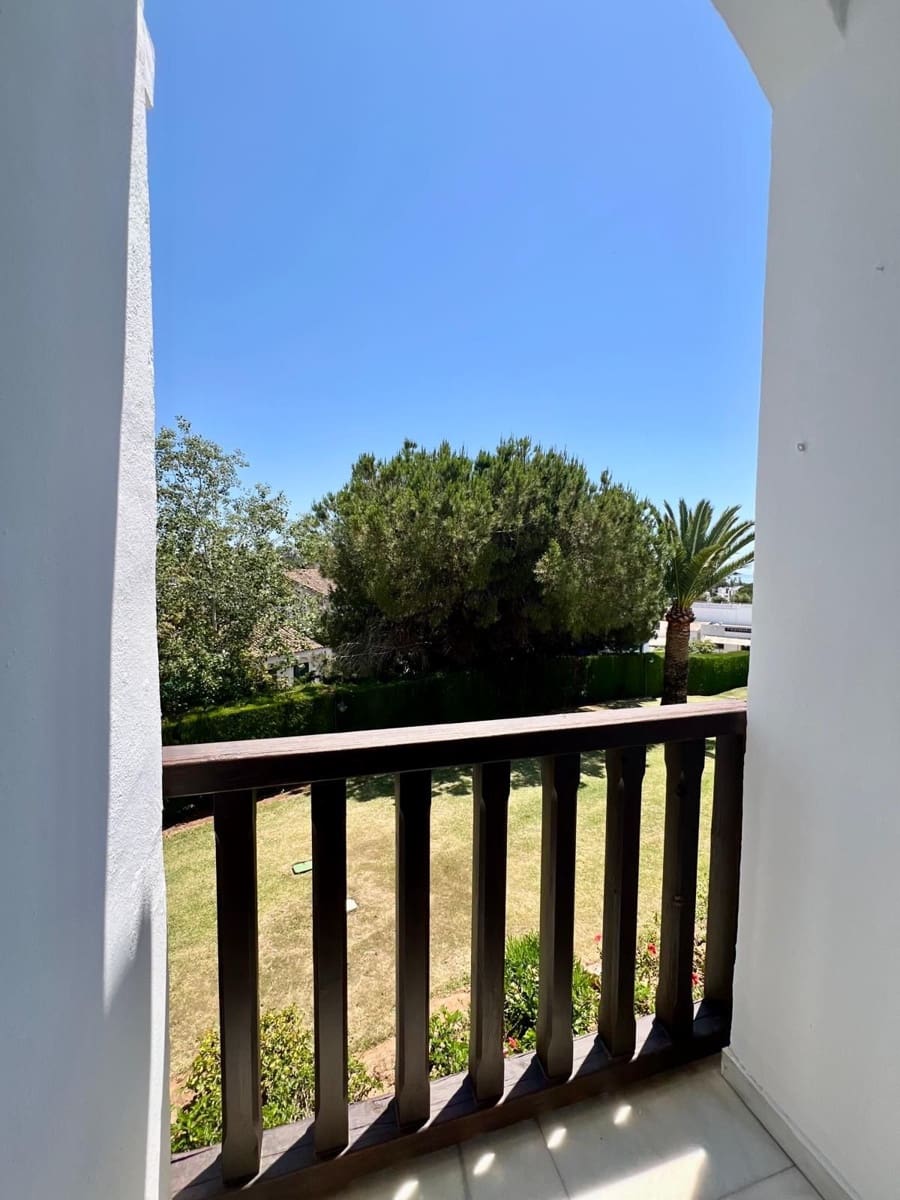 2 Zimmer Apartment zu verkaufen in Elviria mit Pool Garage - 435.000 € (Ref: 9948306)