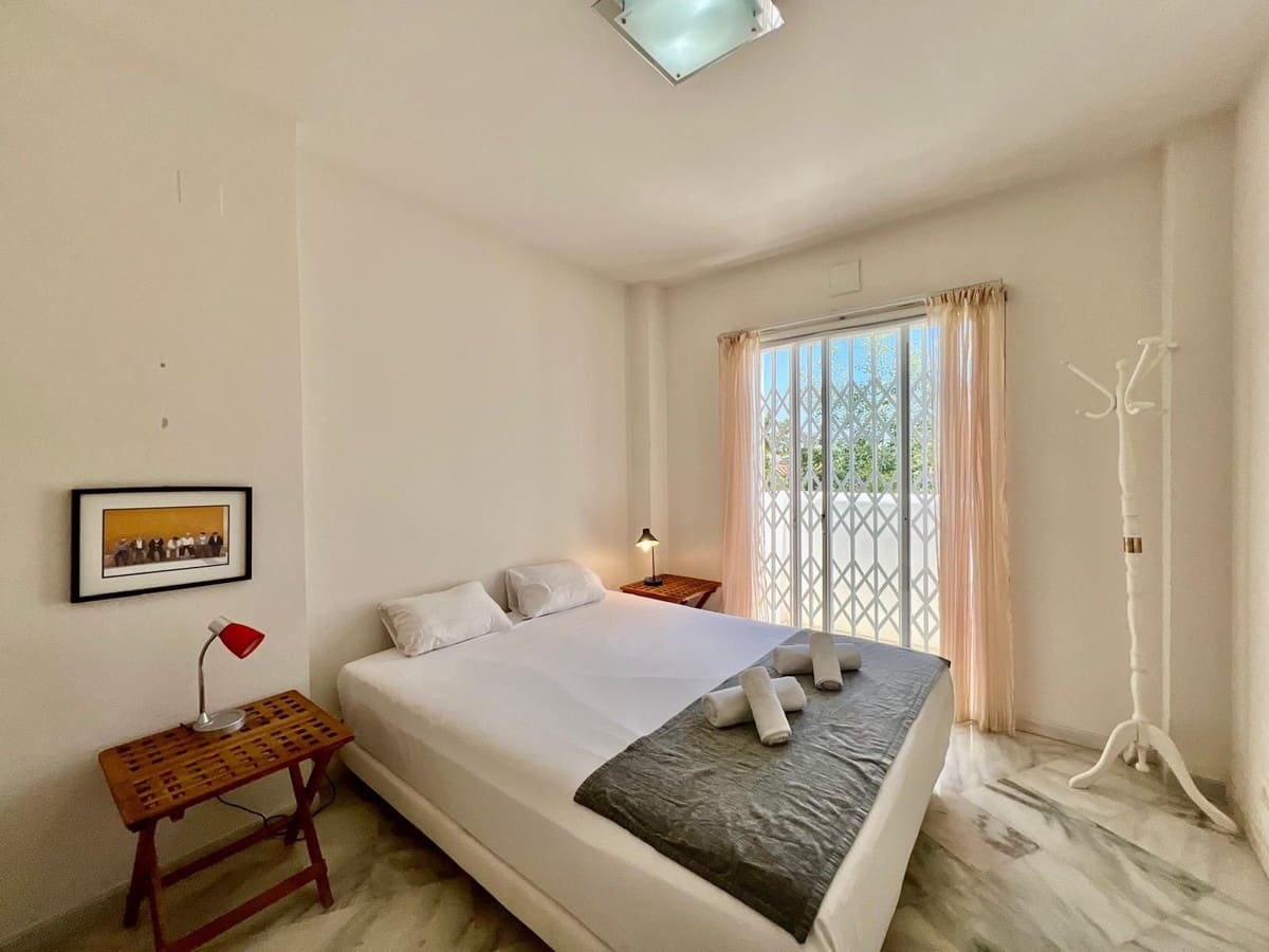 2 Zimmer Apartment zu verkaufen in Elviria mit Pool Garage - 435.000 € (Ref: 9948306)