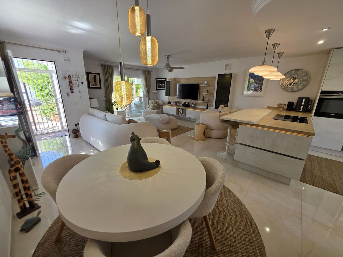 3 chambre Maison de Ville à vendre à La Cala de Mijas avec piscine - 925 000 € (Ref: 9948307)
