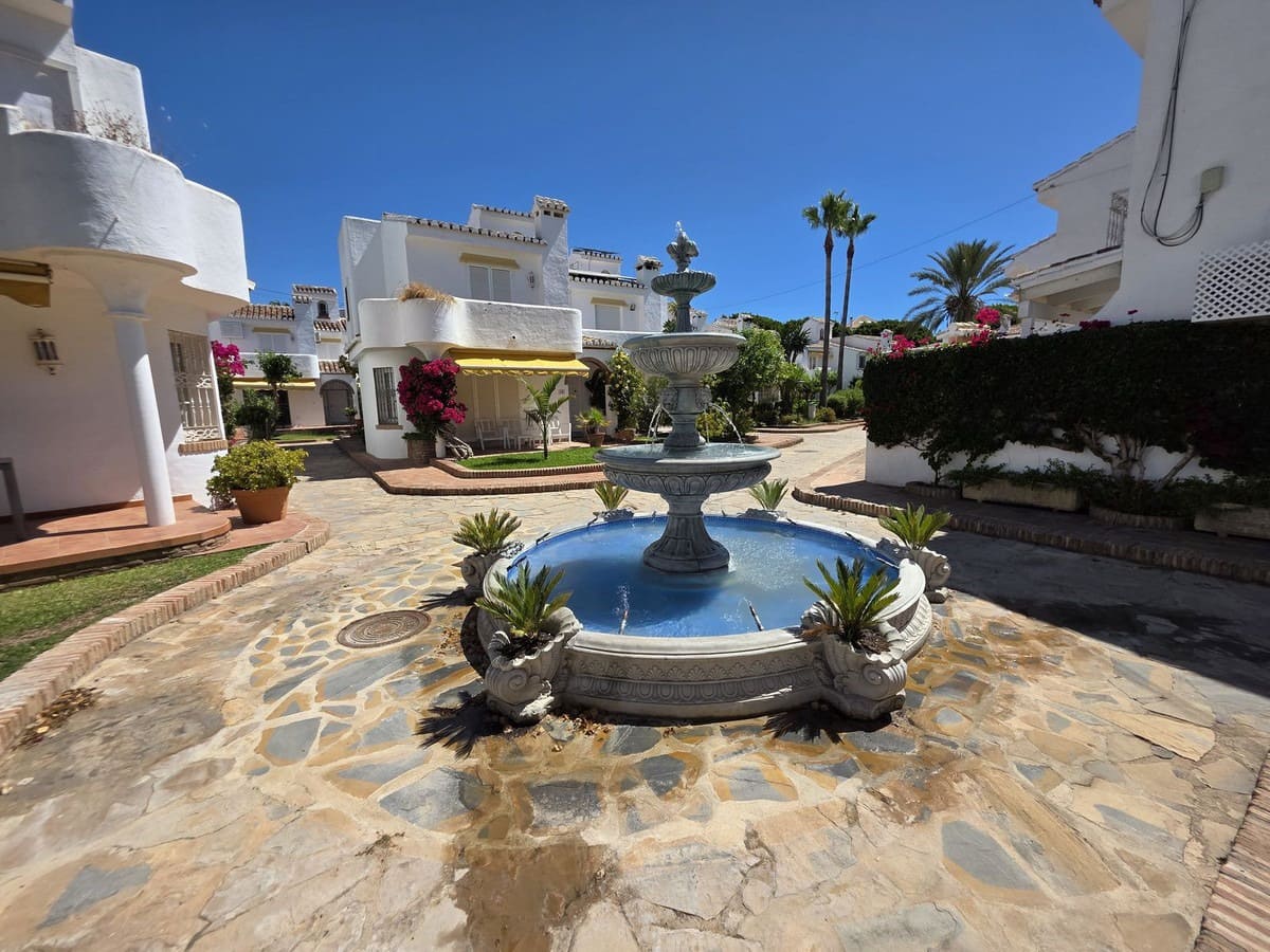 3 chambre Maison de Ville à vendre à La Cala de Mijas avec piscine - 925 000 € (Ref: 9948307)