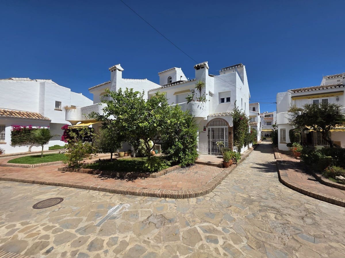 3 chambre Maison de Ville à vendre à La Cala de Mijas avec piscine - 925 000 € (Ref: 9948307)