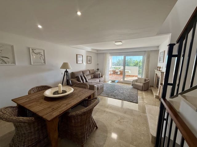 5 soveværelse Byhus til salg i Cabopino, Marbella med swimmingpool garage - € 539.000 (Ref: 9948512)