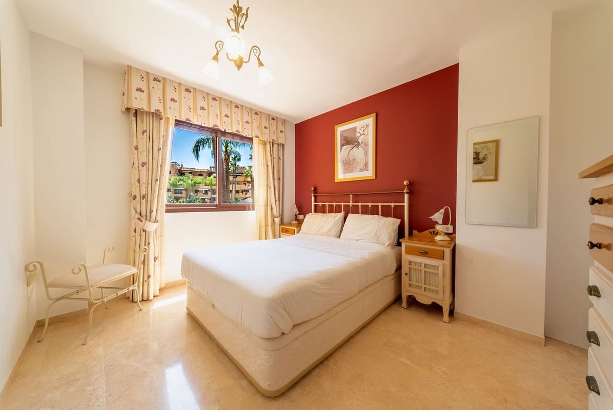 Apartment for sale in Costalita with pool garage - € 475,000 (Ref: 9950075)