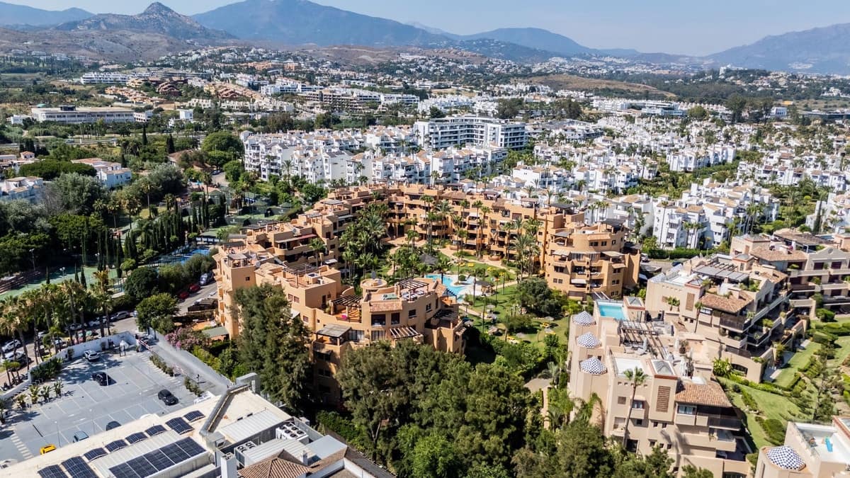 Apartment for sale in Costalita with pool garage - € 475,000 (Ref: 9950075)