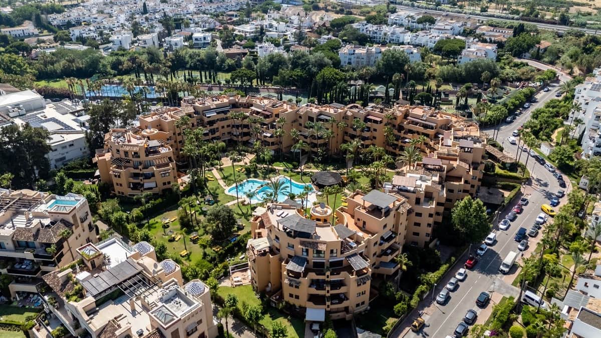 Apartment for sale in Costalita with pool garage - € 475,000 (Ref: 9950075)
