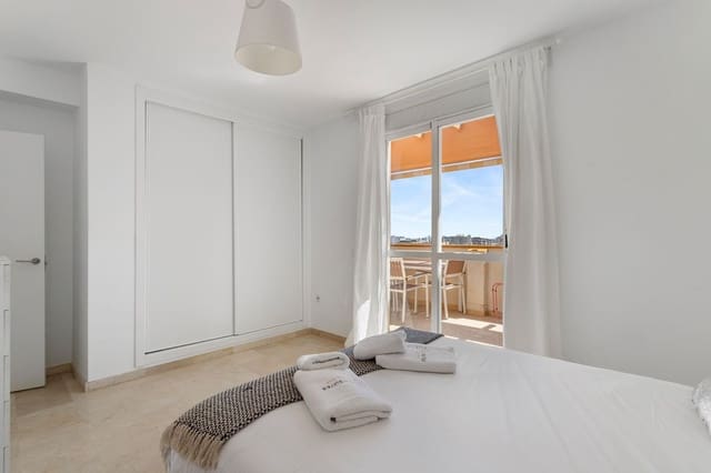 2 bedroom Penthouse for sale in Fuengirola with pool - € 450,000 (Ref: 9950161)