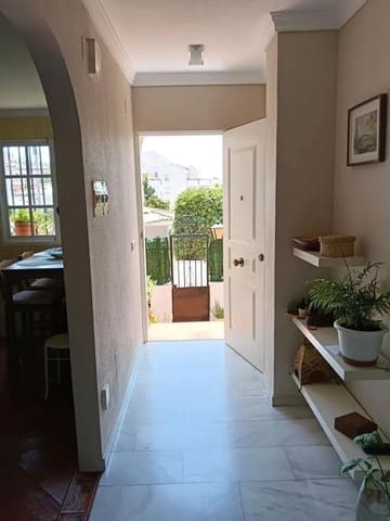3 soveværelse Byhus til salg i Torremolinos med swimmingpool - € 449.000 (Ref: 9950435)