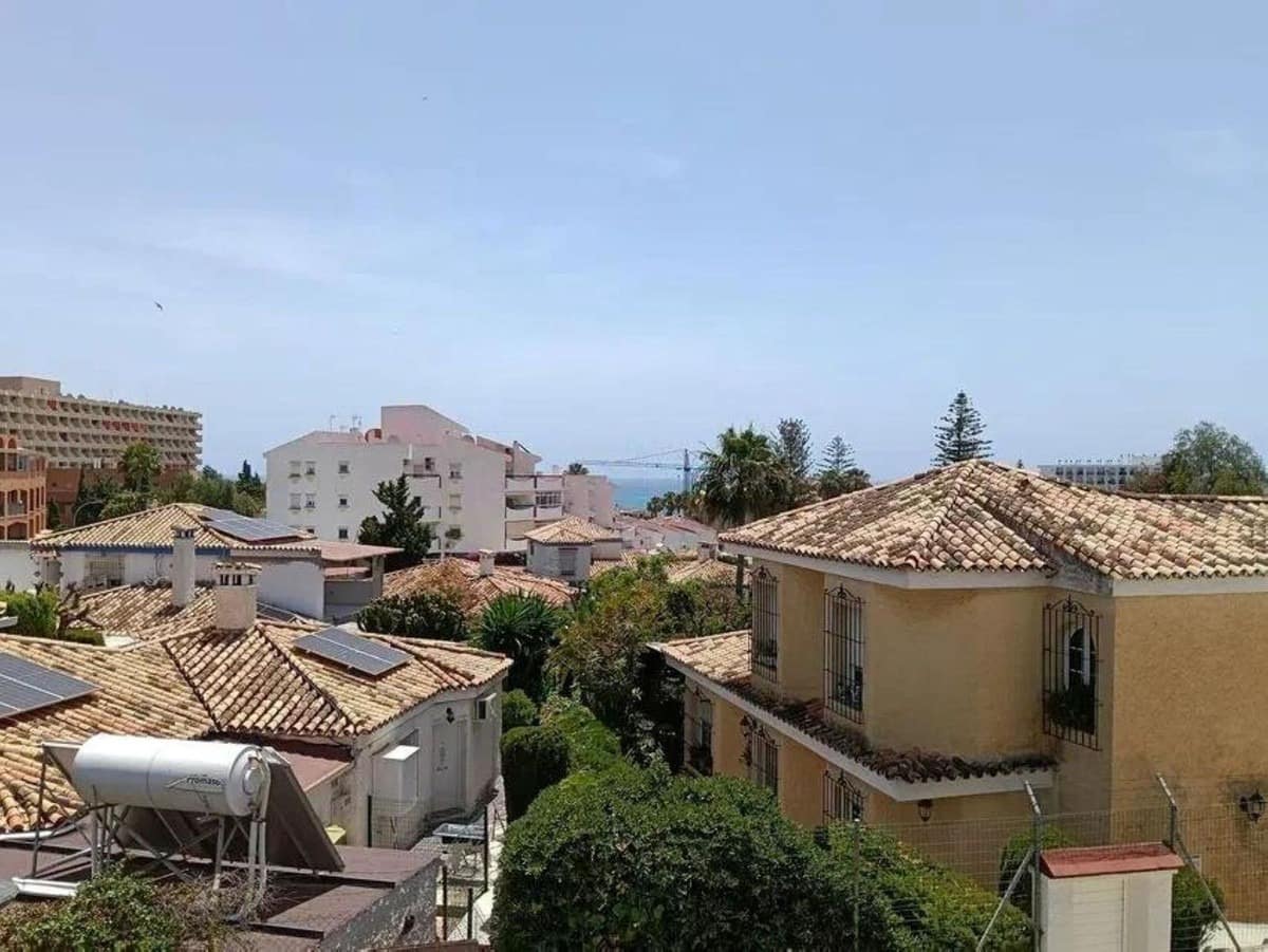 3 soveværelse Byhus til salg i Torremolinos med swimmingpool - € 449.000 (Ref: 9950435)
