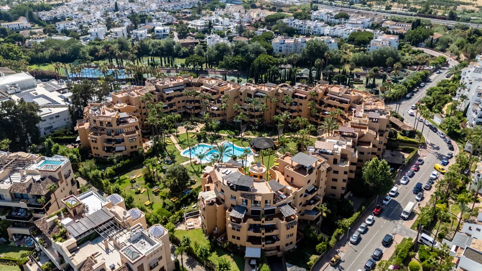 2 bedroom Apartment for sale in Costalita with pool garage - € 475,000 (Ref: 9952868)