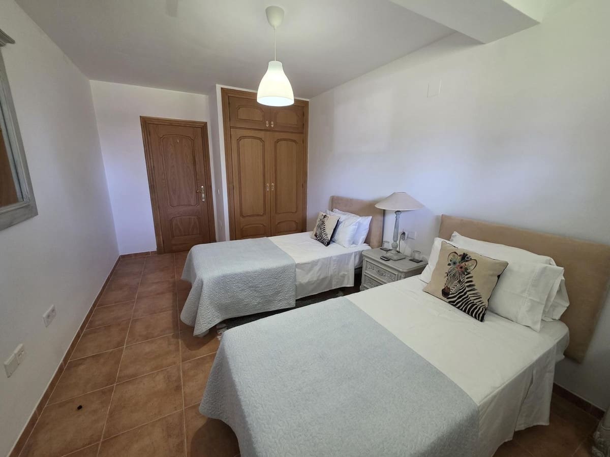 5 sypialnia Dom na sprzedaż w Coin z basenem garażem - 495 950 € (Ref: 9956301)