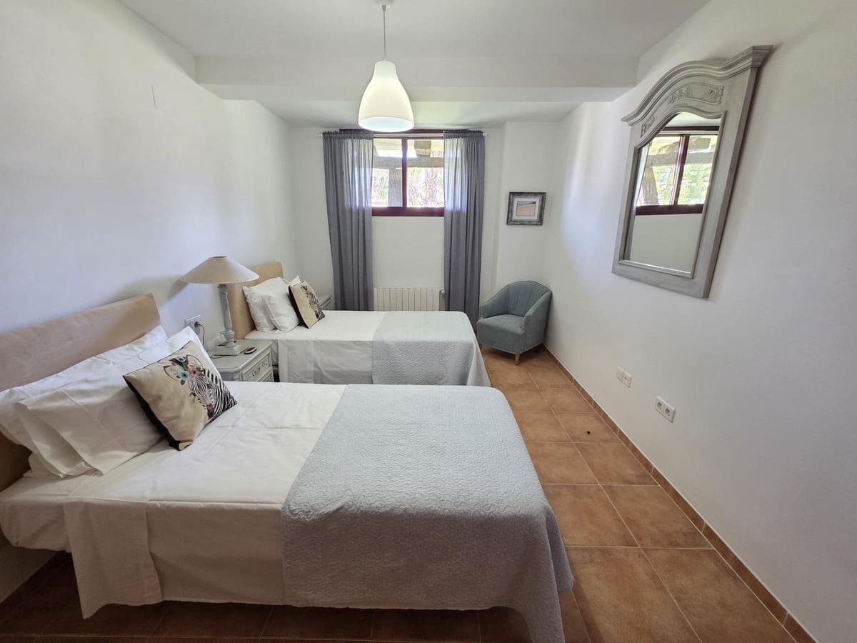 5 sypialnia Dom na sprzedaż w Coin z basenem garażem - 495 950 € (Ref: 9956301)