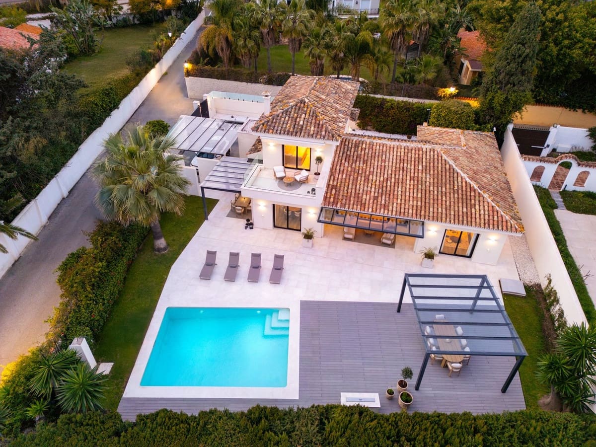 Chalet de 4 habitaciones en San Pedro de Alcantara en venta con piscina garaje - 3.295.000 € (Ref: 9968638)