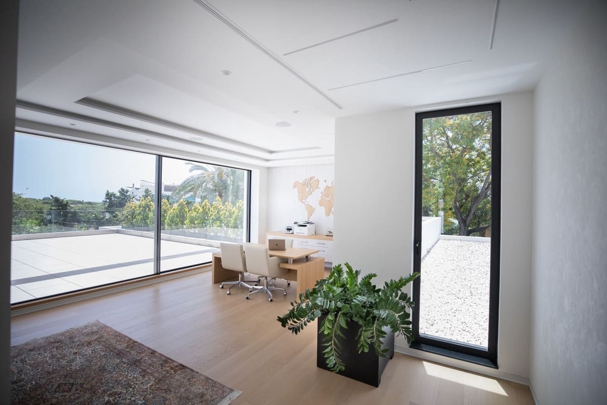 7 sovrum Villa till salu i El Paraiso med pool garage - 15 000 000 € (Ref: 9968639)