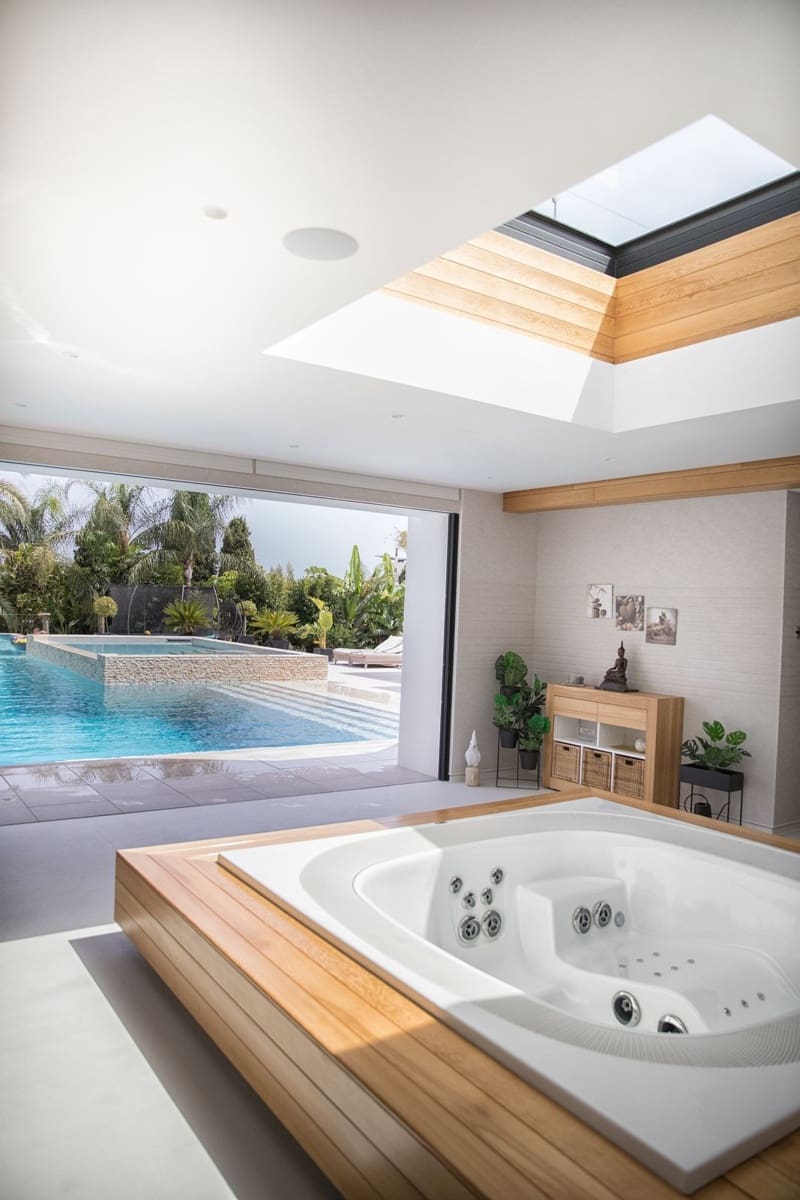 7 sovrum Villa till salu i El Paraiso med pool garage - 15 000 000 € (Ref: 9968639)