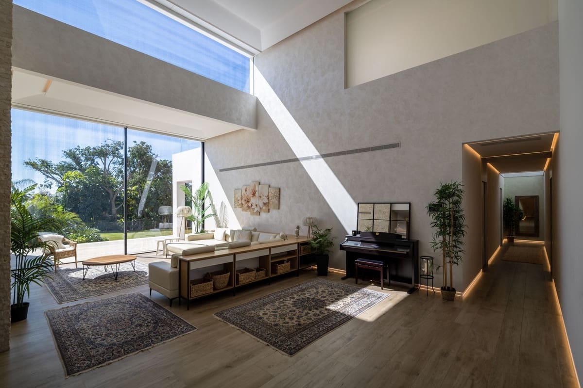 7 sovrum Villa till salu i El Paraiso med pool garage - 15 000 000 € (Ref: 9968639)