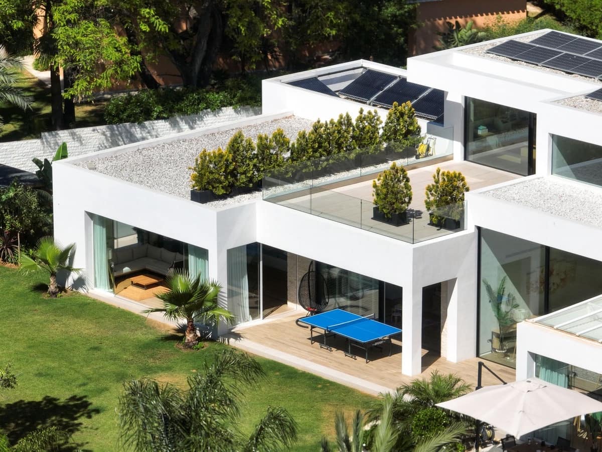 7 sovrum Villa till salu i El Paraiso med pool garage - 15 000 000 € (Ref: 9968639)