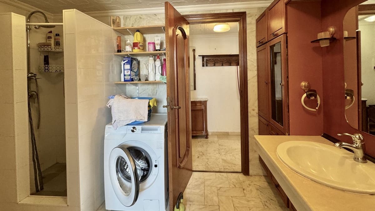 2 soverom Leilighet til salgs i Fuengirola med svømmebasseng - € 395 000 (Ref: 9968640)